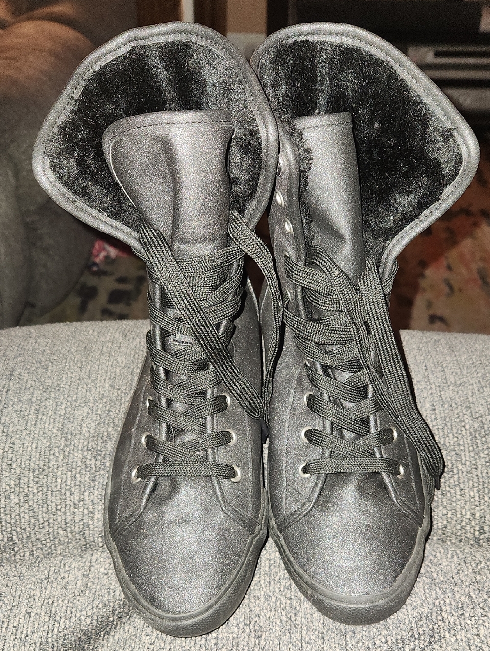 90's Vintage Black High-Top Furry Sneakers